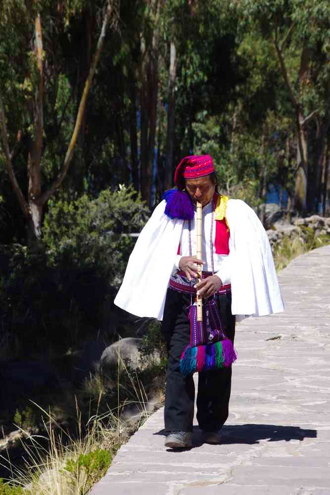 Lac Titicaca, randonnée dans l’île de Taquile. Habitant (quechua) de l’île, le 7 août 2024