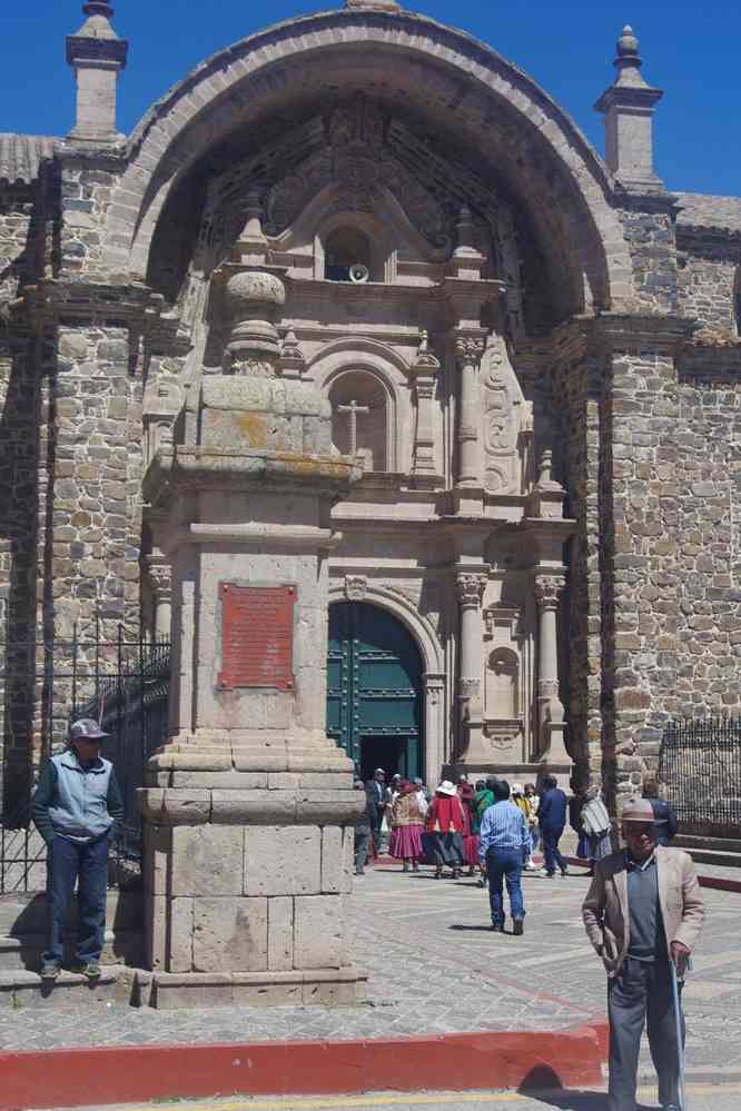 Lampa, visite de l’église du XVIIᵉ siècle, le 8 août 2024