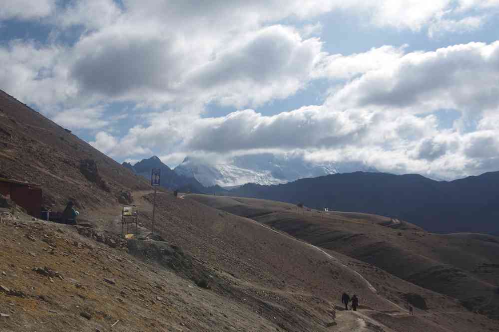Ascension du mont Vinikunka 5036 m. Vue sur le Nevado Ausangate 6384 m, le 9 août 2024