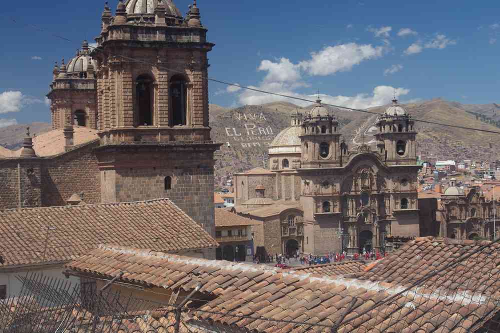 Cuzco, cathédrale (à gauche) et église jésuite (Iglesia de la companía de Jesús), le 16 août 2024