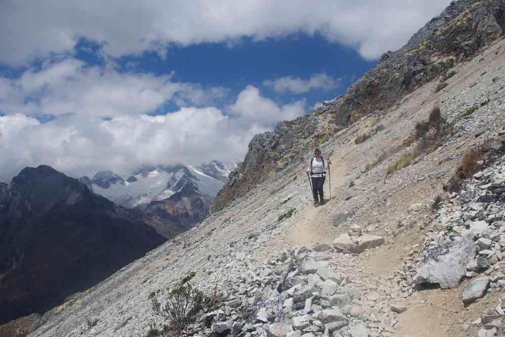Traversée entre le refuge du Pisco et la laguna 69. Descente en direction de la laguna 69, le 20 août 2024
