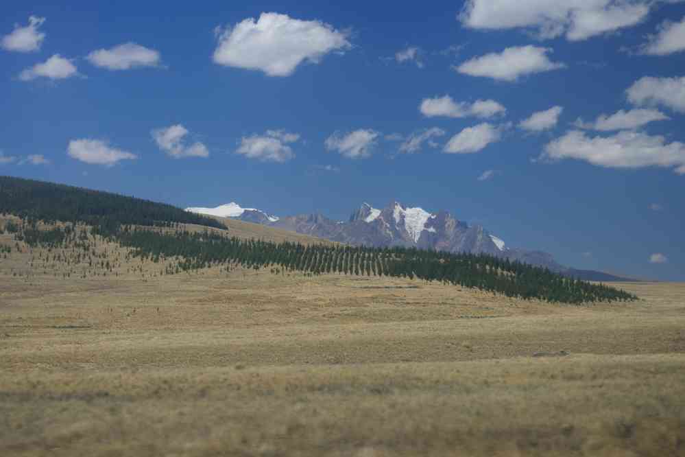 La cordillère Blanche photographiée une dernière fois depuis le bus. Massif du Caullaraju 5682 m, le 21 août 2024