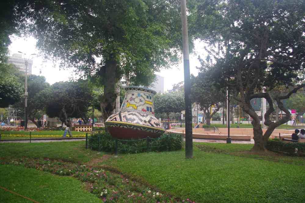 Le quartier bobo de Miraflores à Lima. Parc du 7 juin et parc Kennedy à Miraflores, le 22 août 2024