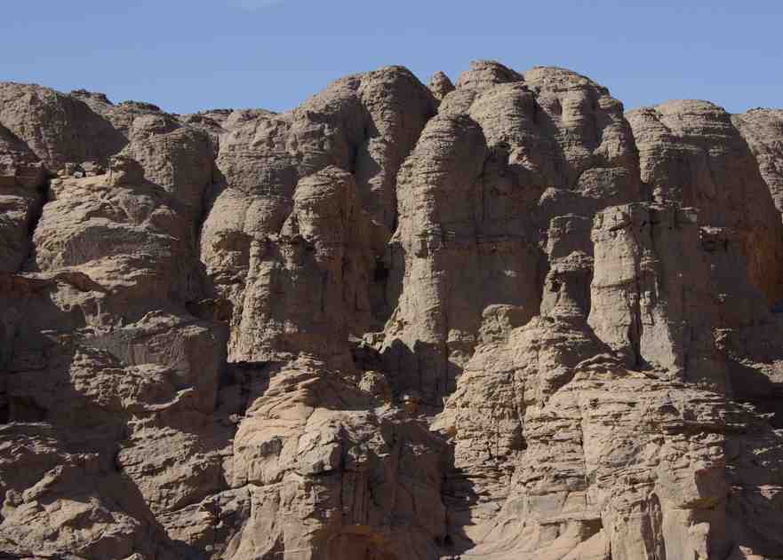 Formations de grès, en approchant du camp de l’oued Hartes