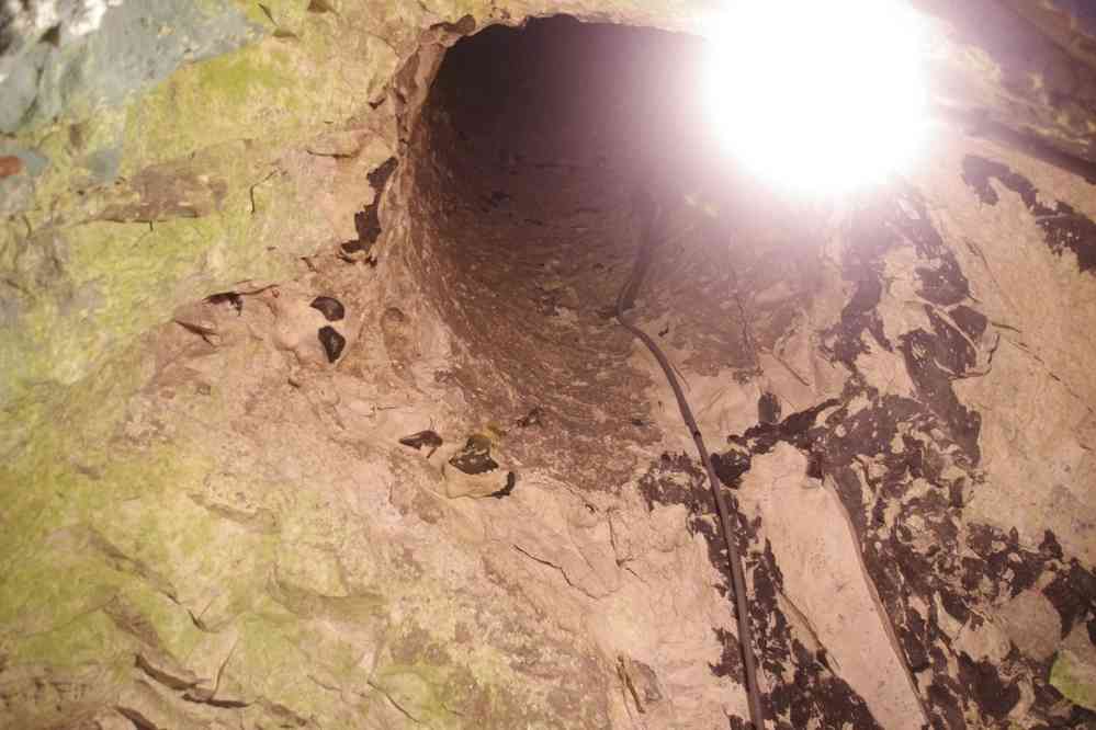Cité souterraine de Naours. Ancienne cheminée (dont la fumée sortait à une certaine distance). Le samedi 13 septembre 2025