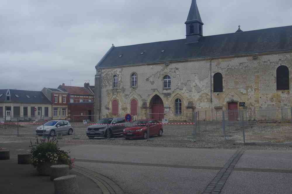 Ici vécut Sainte-Colette, une réligieuse qui fonda l’ordre des Pauvres Dames, à l’époque de la guerre de 100 ans. Le dimanche 14 septembre 2025
