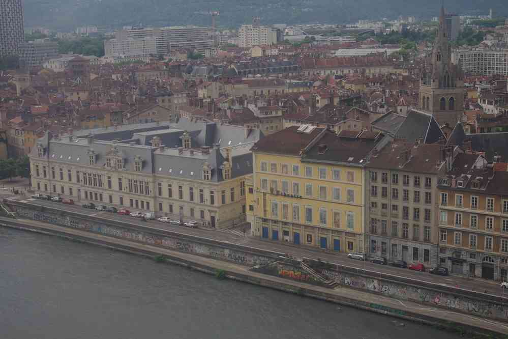 Atterrissage imminent. Le dimanche 1ᵉʳ juin 2025