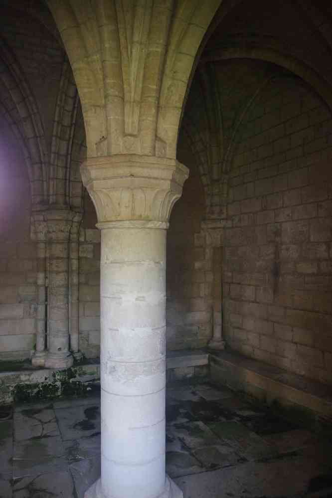 Abbaye de Saint-Jean-aux-Bois, salle capitulaire (là où l’on se faisait chapitrer !). Le dimanche 22 avril 2018