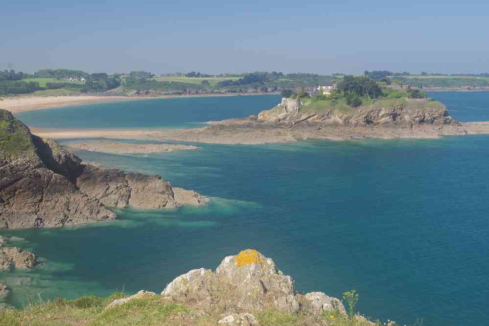 Le fort du Guesclin vu de la pointe du Nid. Le jeudi 25 mai 2017