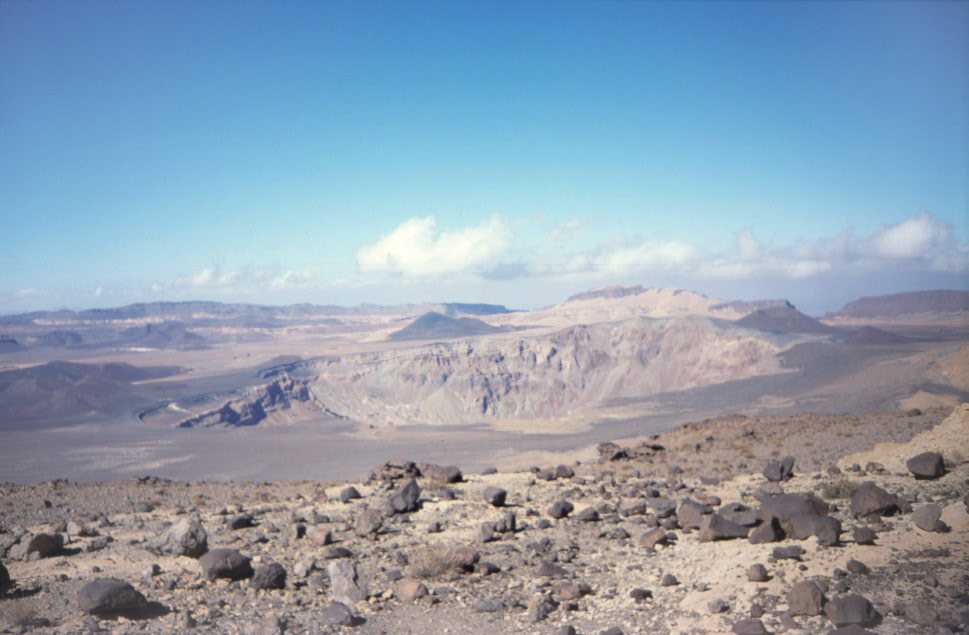 Vue du sommet de l’Émi Koussi (20 février 1998)