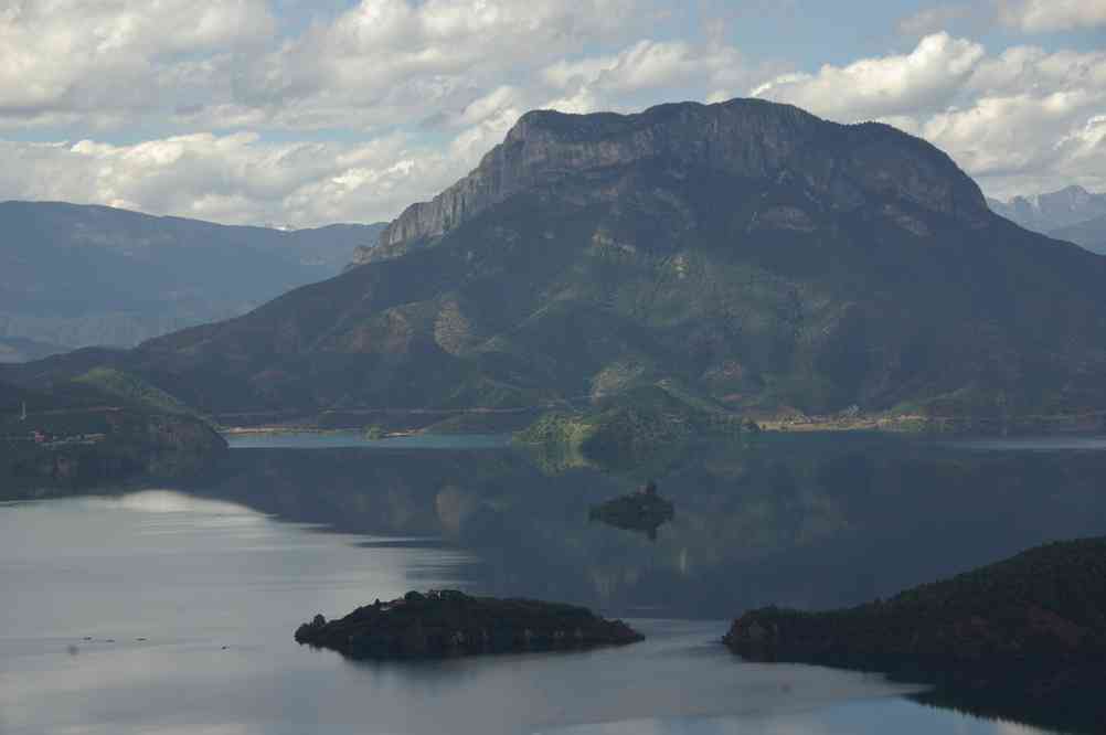 Belvédère sur le lac 
Loukou (泸沽湖, Lugu), le 11 octobre 2010