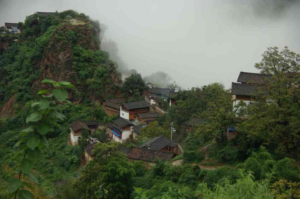 Nous arrivons à Pao-chan (宝山 Baoshan), le « village de pierre », le 17 octobre 2010