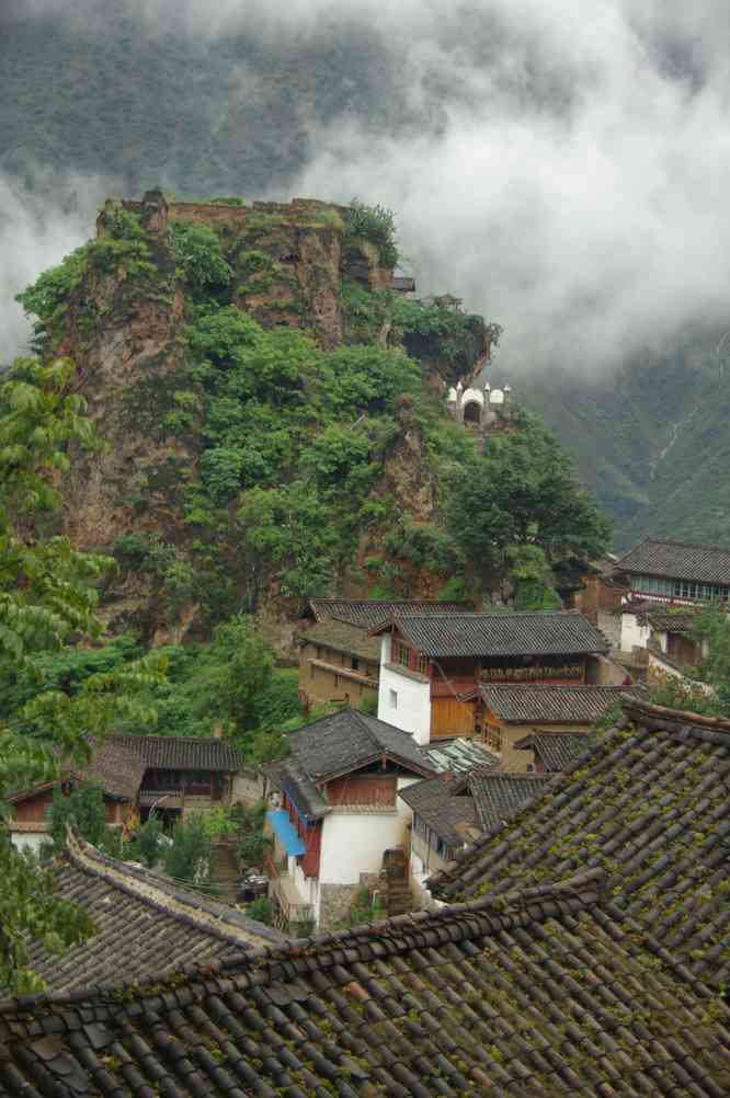 Nous arrivons à Pao-chan (宝山 Baoshan), le « village de pierre », le 17 octobre 2010