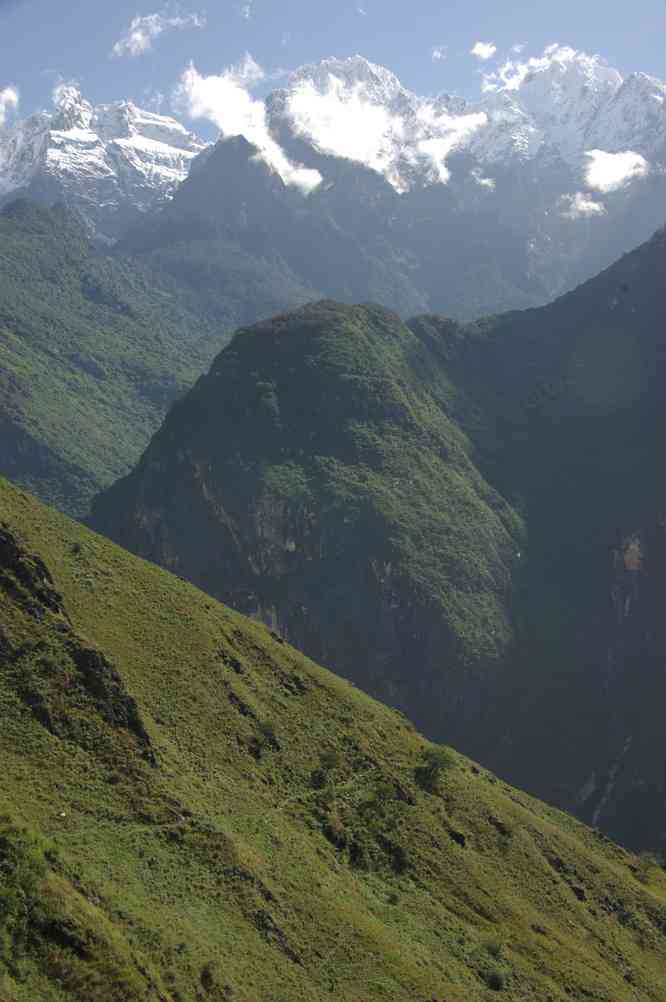 Descente en direction du village de Tsi-tsa (吉扎 Jiza), le 20 octobre 2010