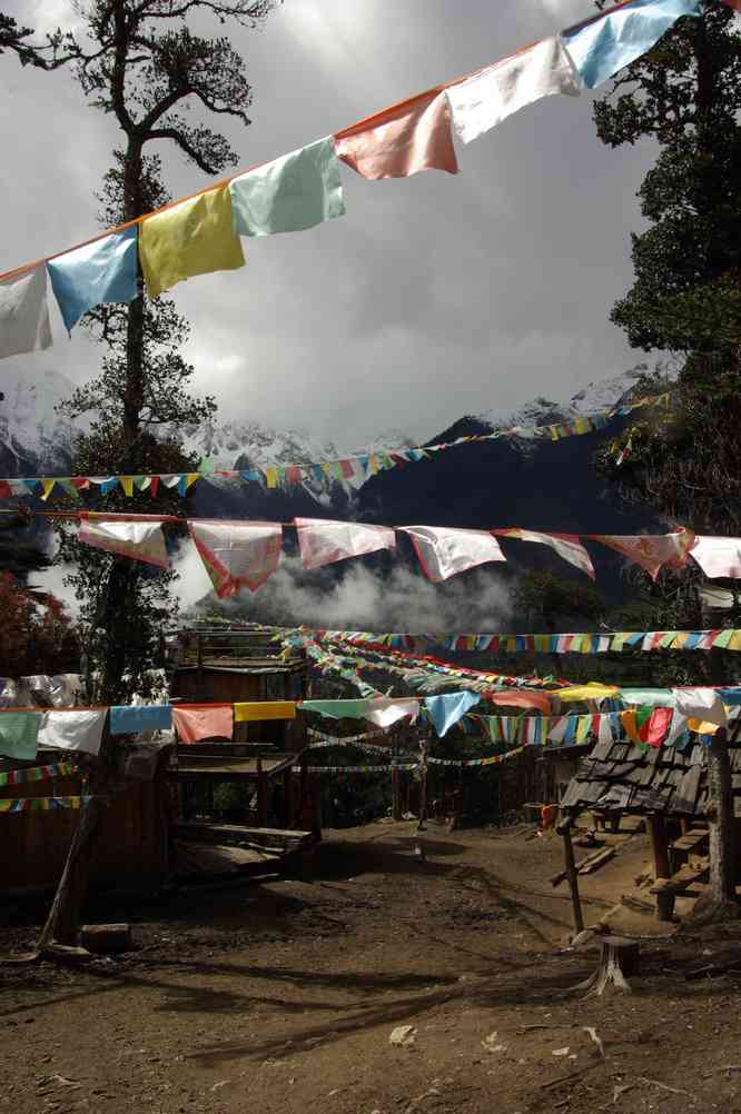 Vue très partielle des montagnes depuis le col de Nan-tchouka (Nanzhuka), le 23 octobre 2010