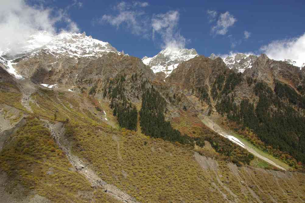 Au pied du massif du Khawa Karpo (卡瓦格博), le 25 octobre 2010